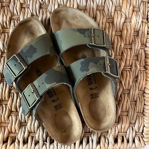 Birkenstock Women's Slide Arizona Camo Green